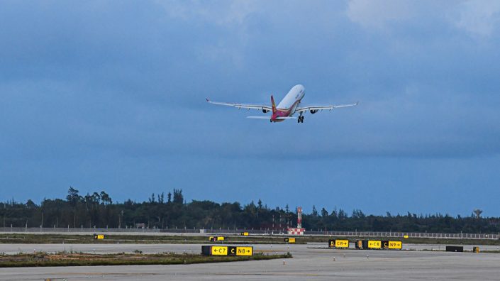 Le port de libre-échange de Hainan ouvre une ligne de fret aérien