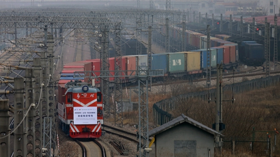 Hausse des livraisons par les trains de fret Chine-Europe au départ de Yiwu