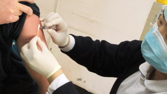 En Chine, la campagne de vaccination renforcée après plus de 400 millions de doses de vaccins administrées