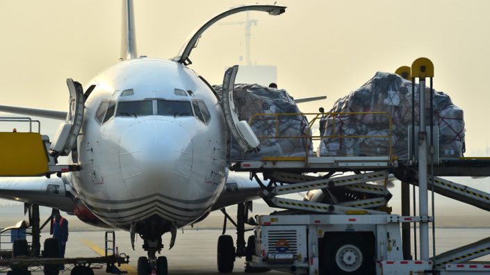 Covid-19 : la Chine suspend deux vols en raison de tests positifs